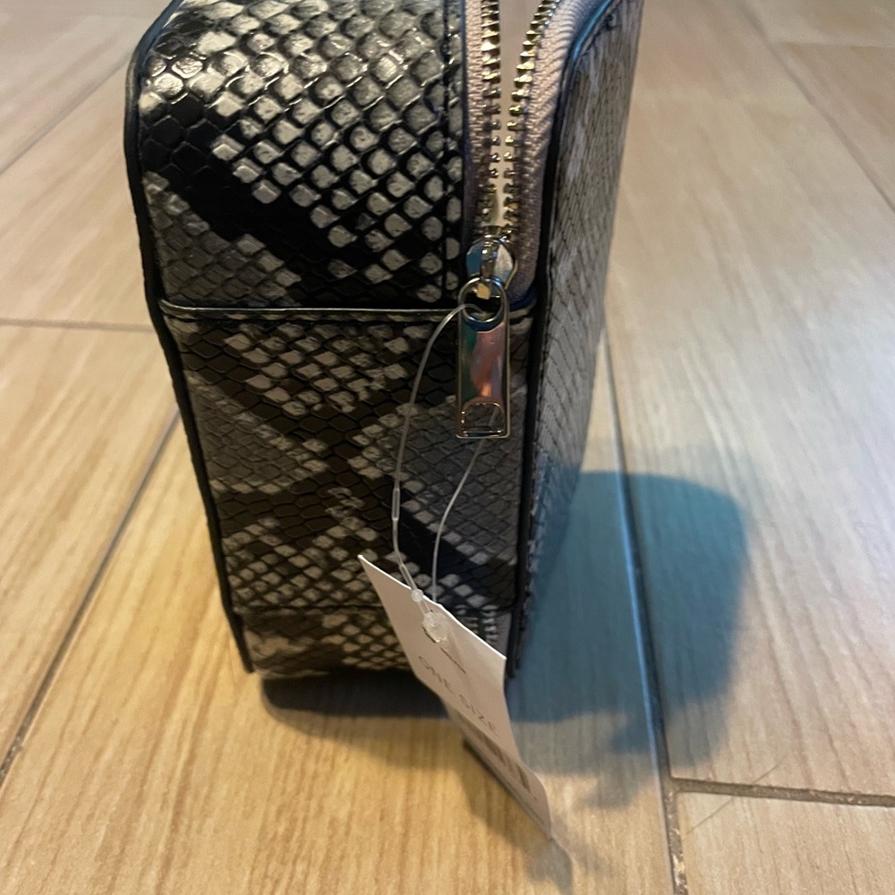 Banana Republic Black and Gray Leather Snake Print Jewelry Case